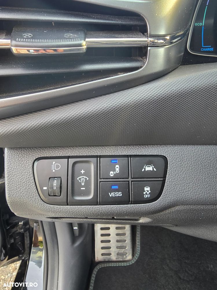 Hyundai IONIQ 1.6 GDI Premium - 17