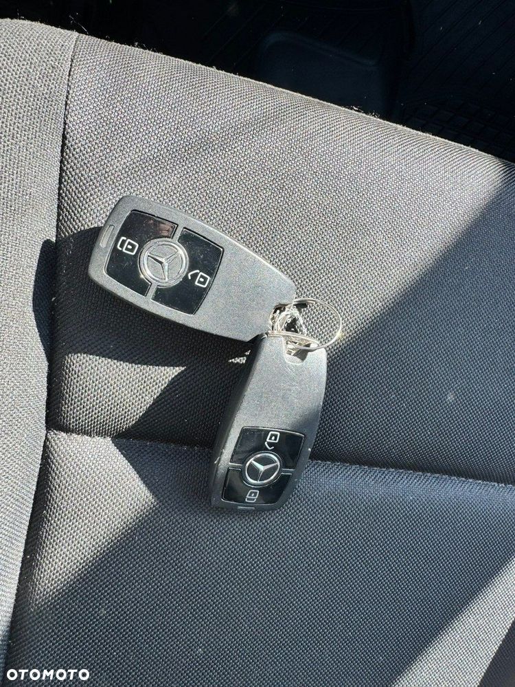 Mercedes-Benz Sprinter - 13