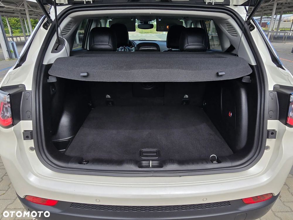 Jeep Compass - 30