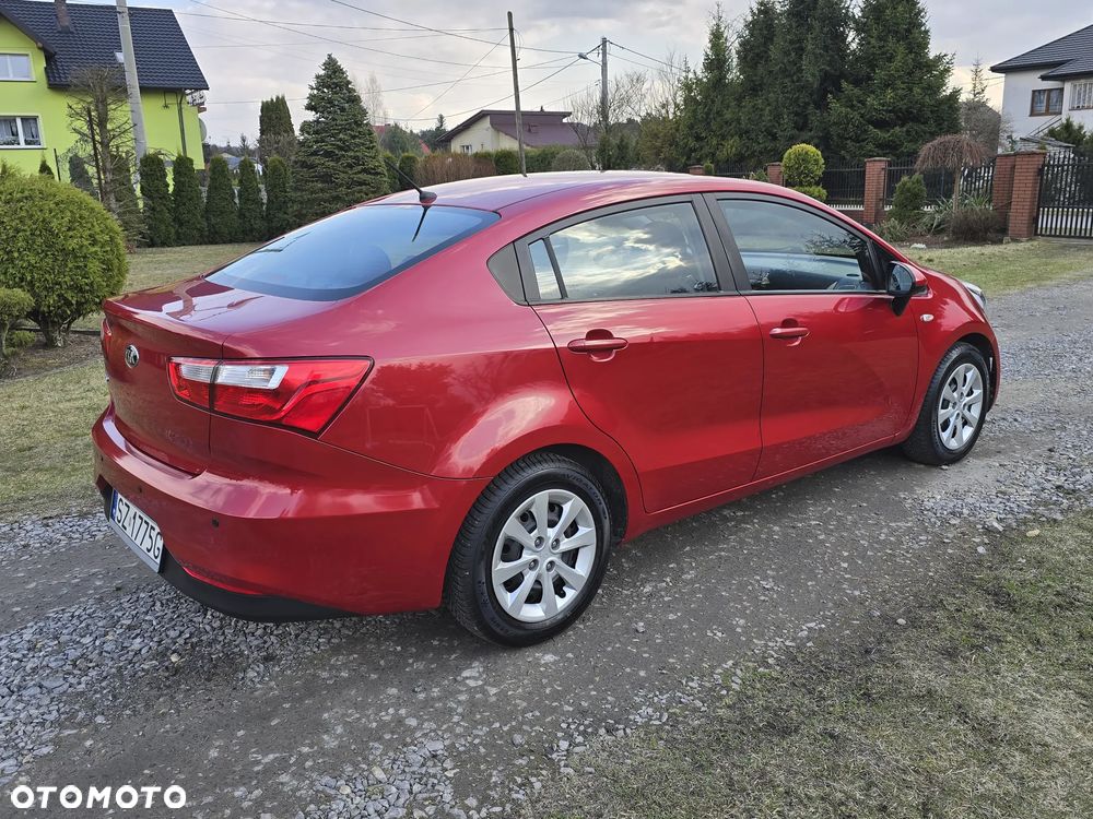Kia Rio 1.2 L - 3