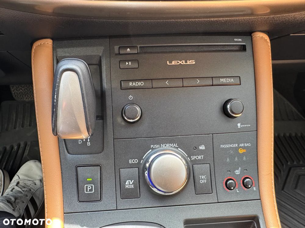 Lexus CT 200h Executive Line - 30