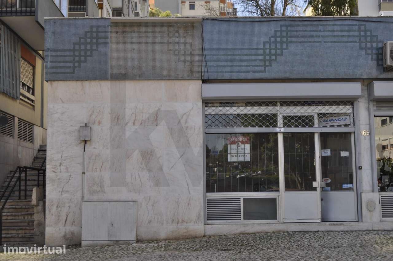 Loja Comercial para Venda – Estrada da Luz, Lisboa - Grande imagem: 2/16