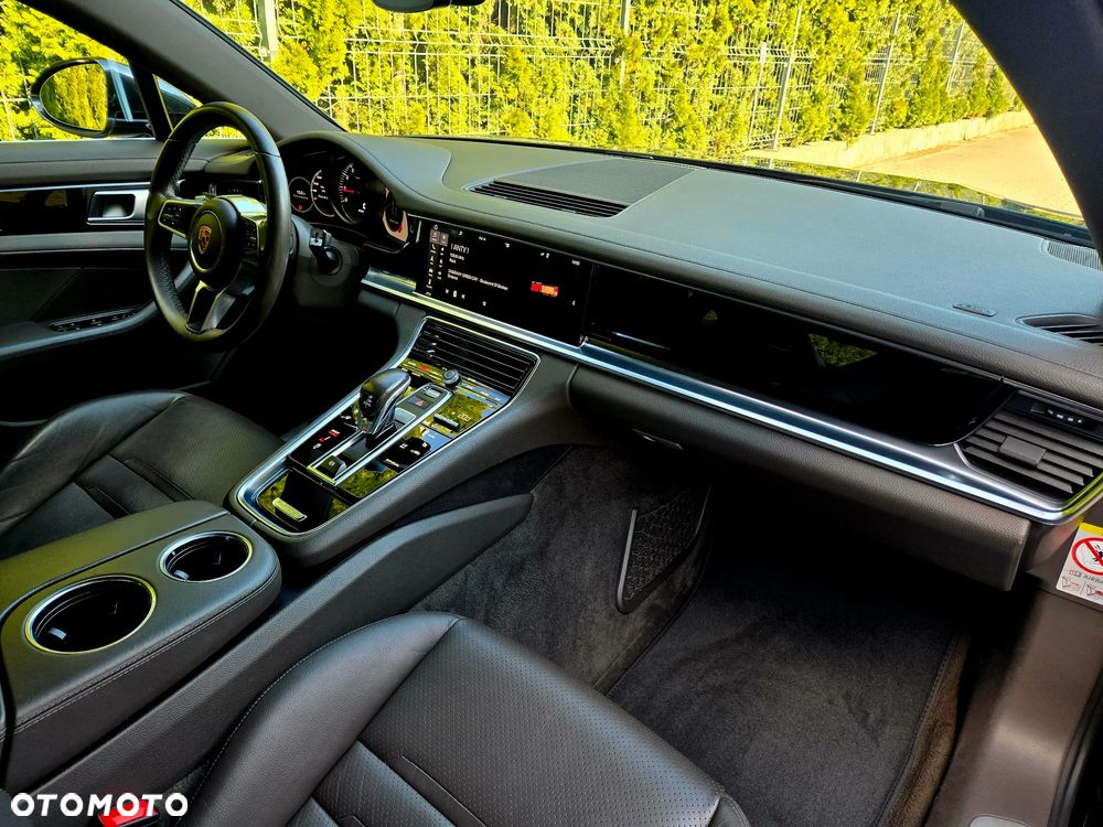 Porsche Panamera 4S - 8