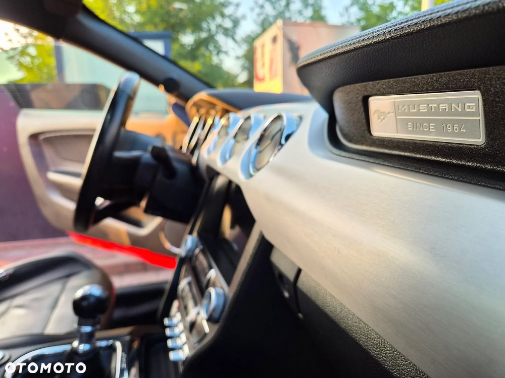 Ford Mustang - 22