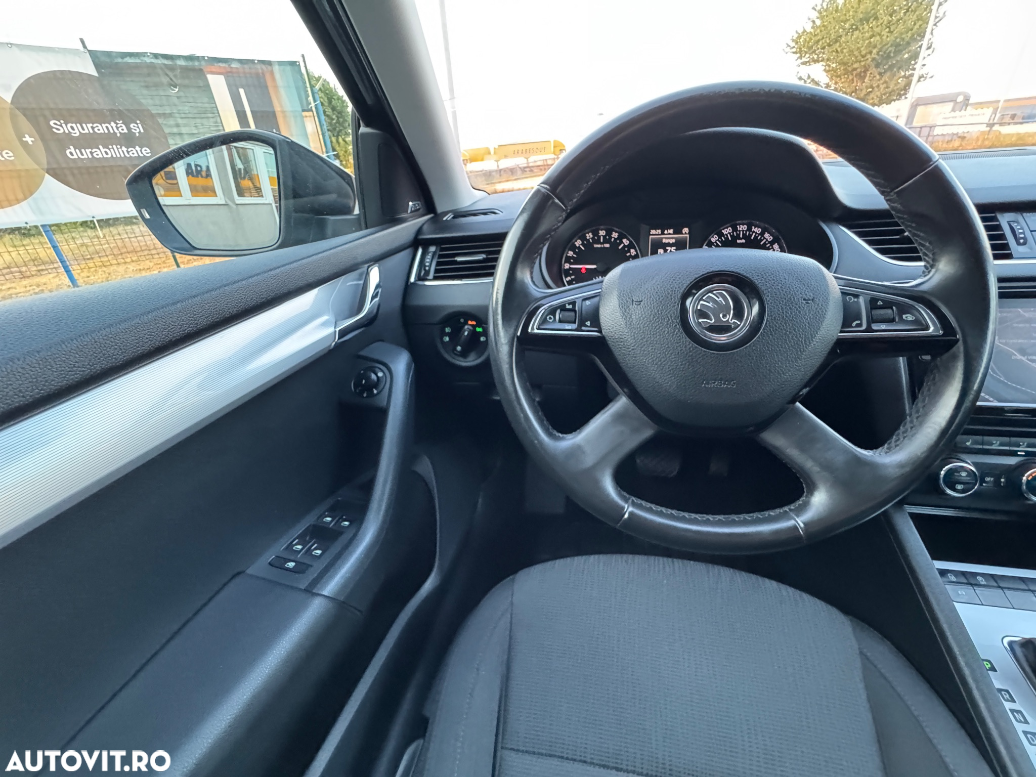 Skoda Octavia 1.6 TDI DPF DSG Elegance - 16