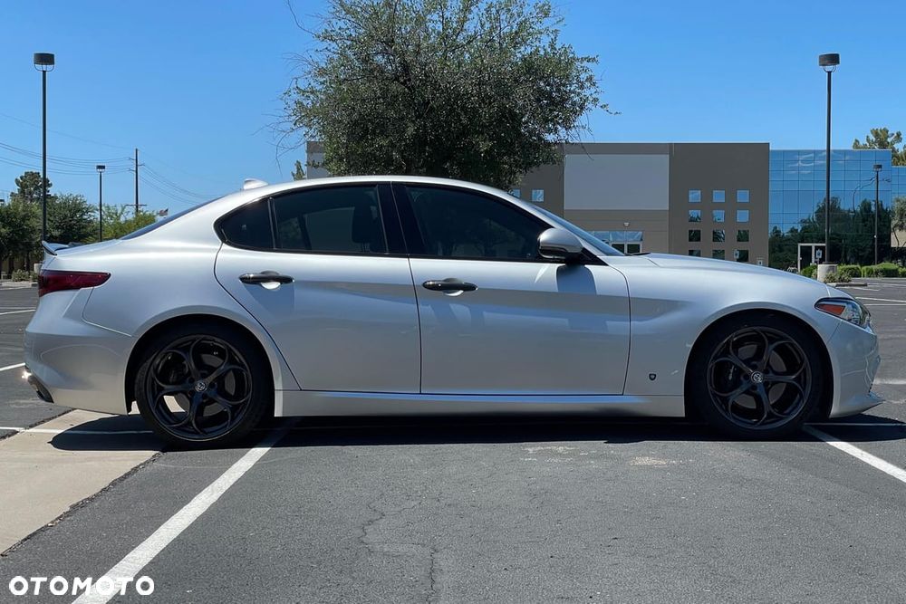 Alfa Romeo Giulia 2.0 Turbo Veloce Q4 - 11