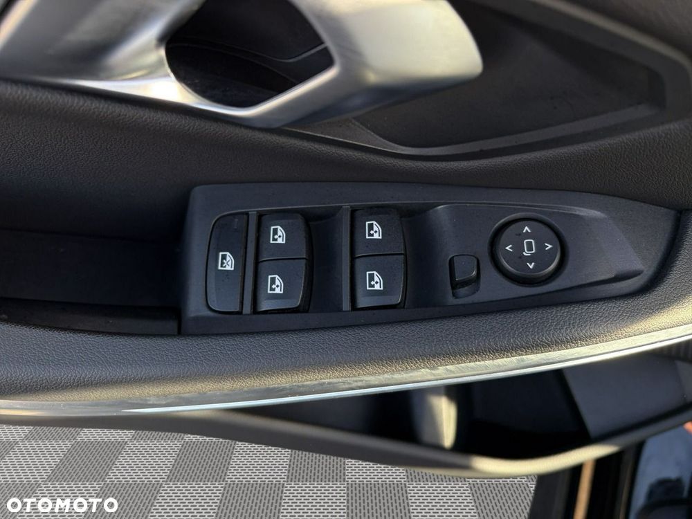 BMW Seria 3 320i Sport Line - 12