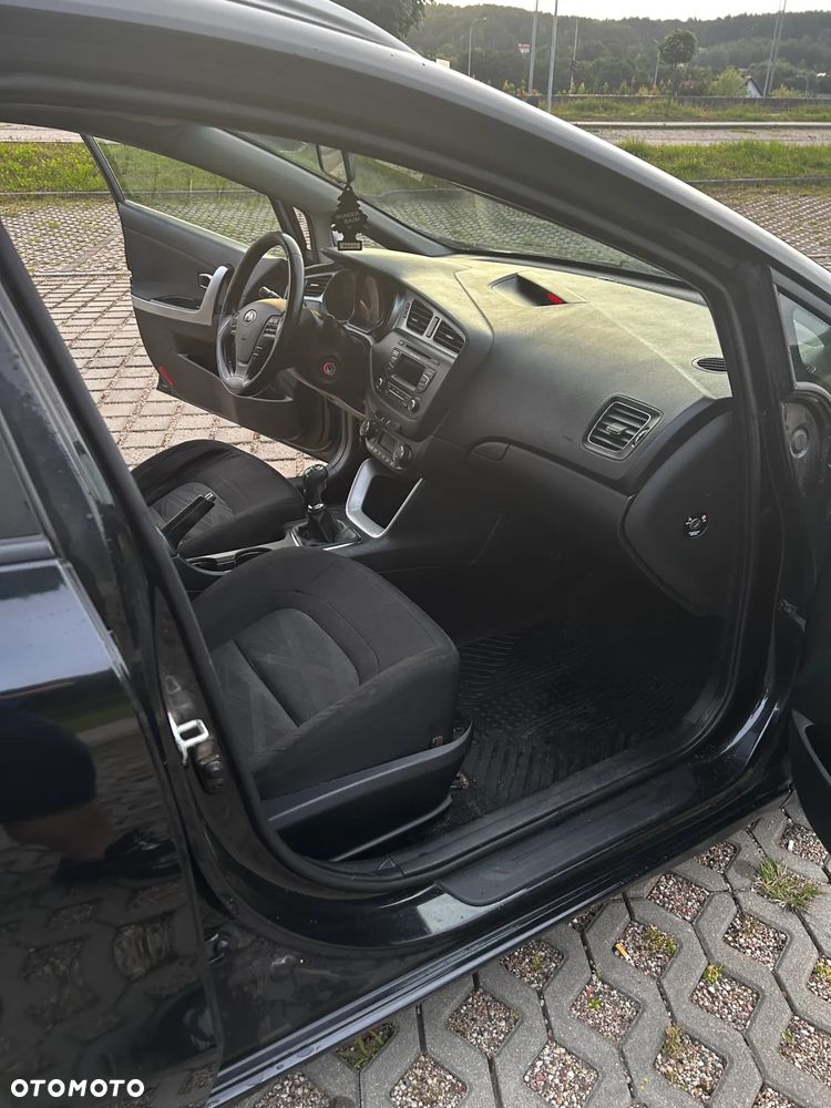 Kia Ceed - 9
