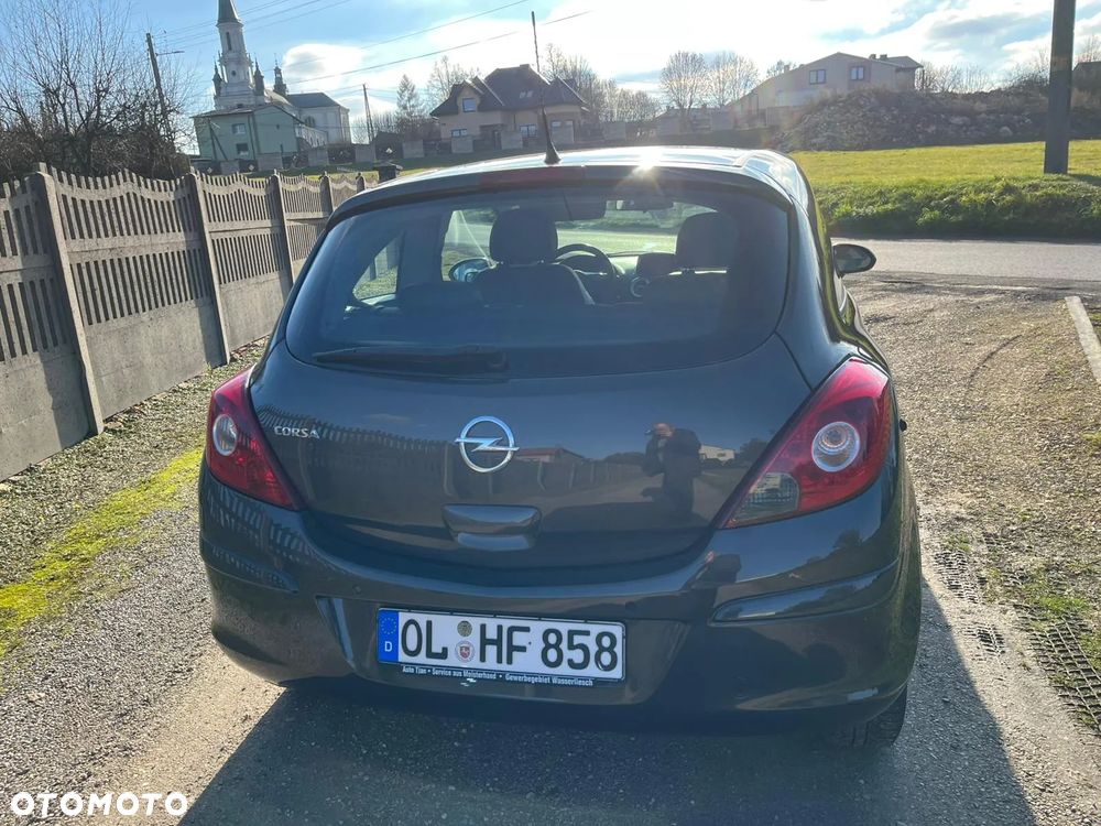 Opel Corsa 1.4 16V Innovation - 9