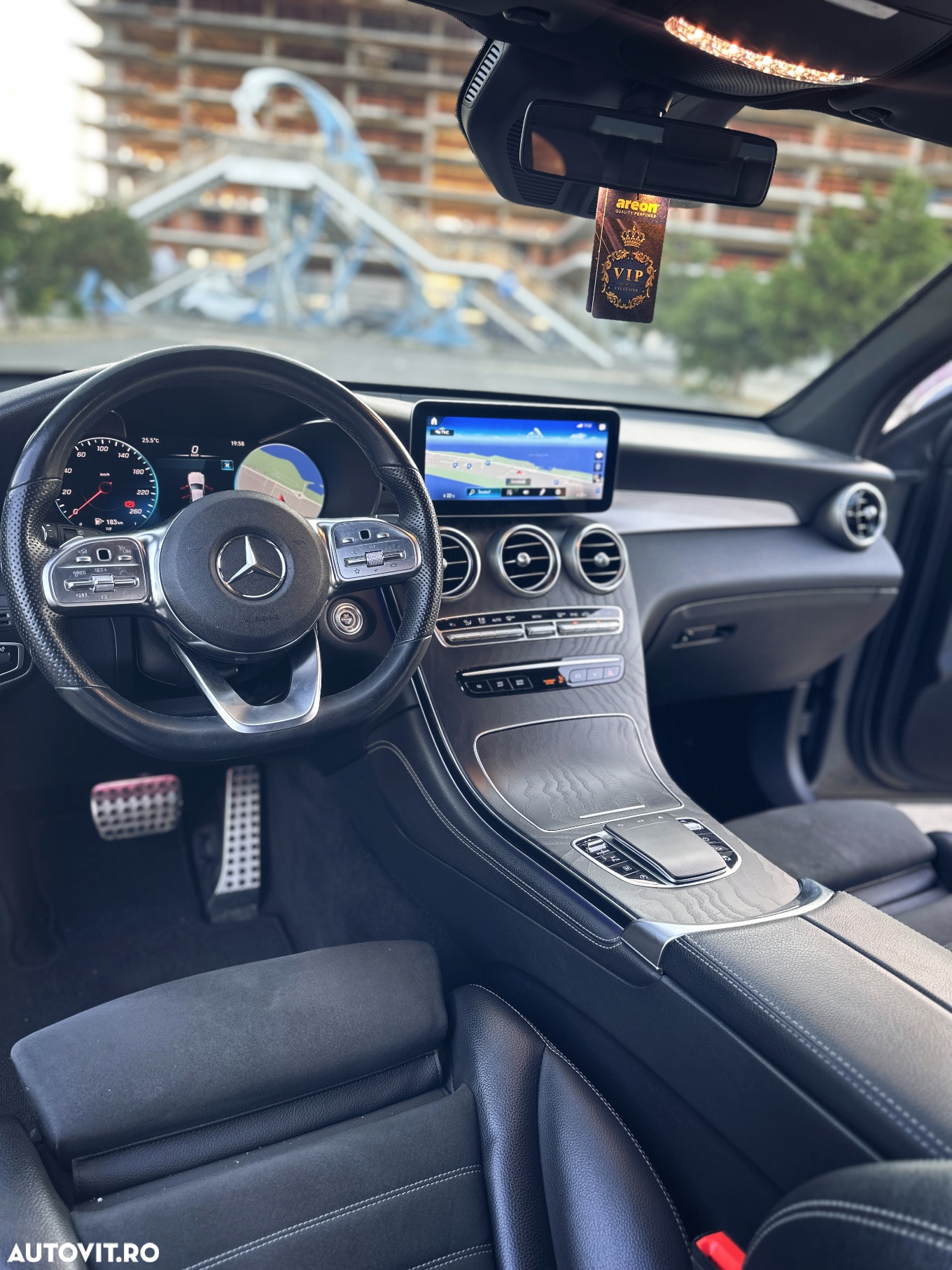 Mercedes-Benz GLC 200 d 4Matic 9G-TRONIC AMG Line - 5