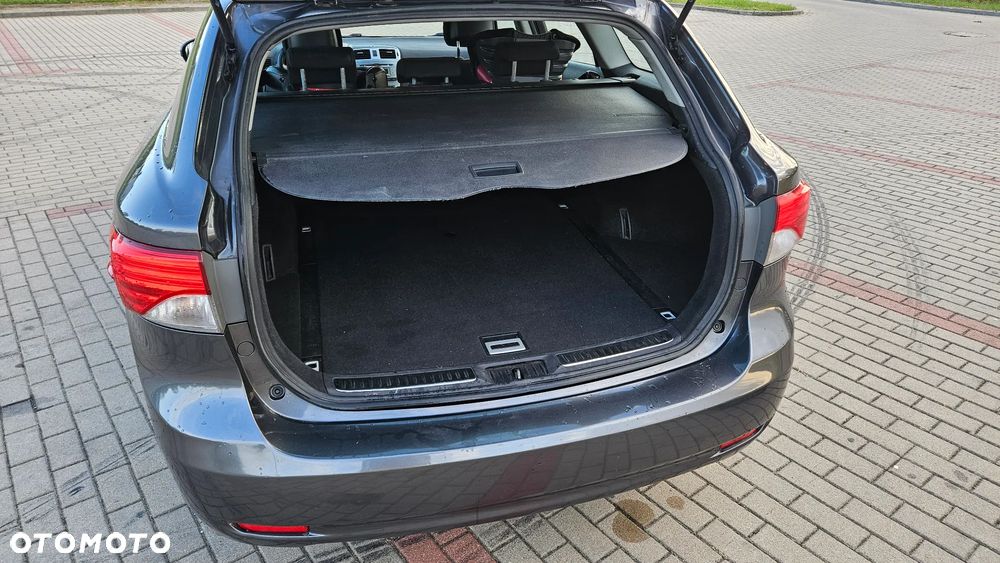 Toyota Avensis 2.0 D-4D Luna - 5