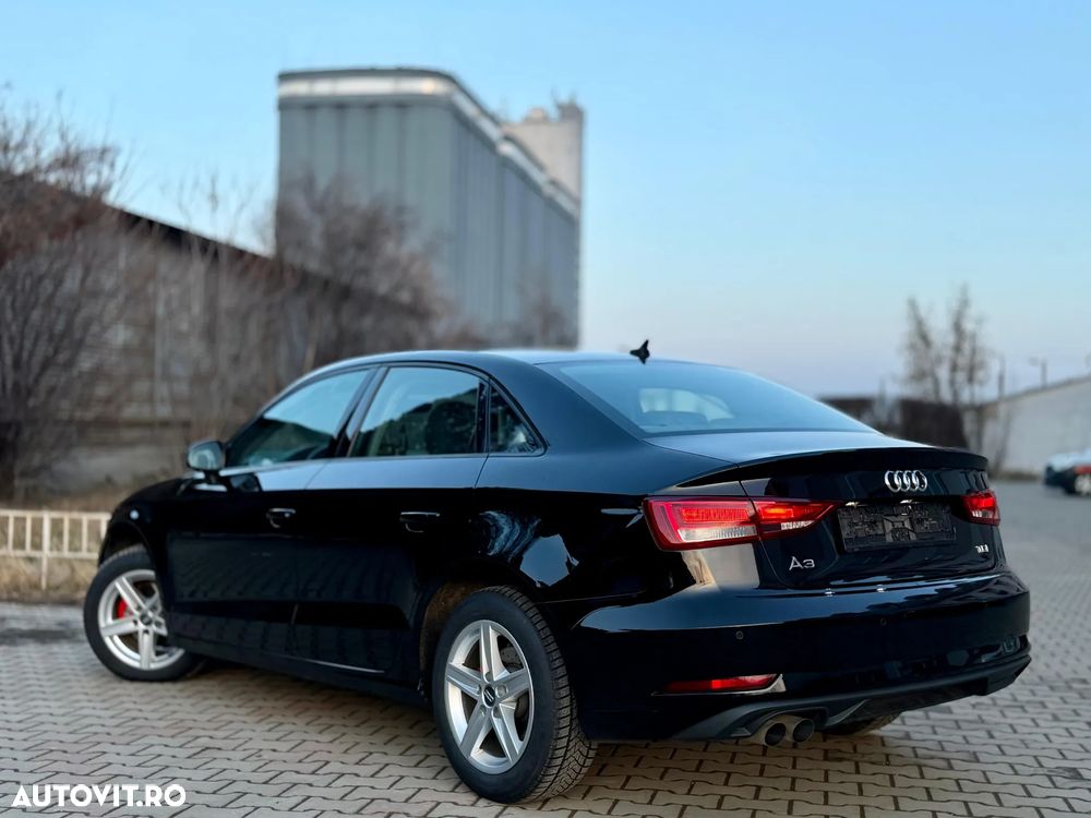 Audi A3 2.0 TDI S tronic Sport - 4