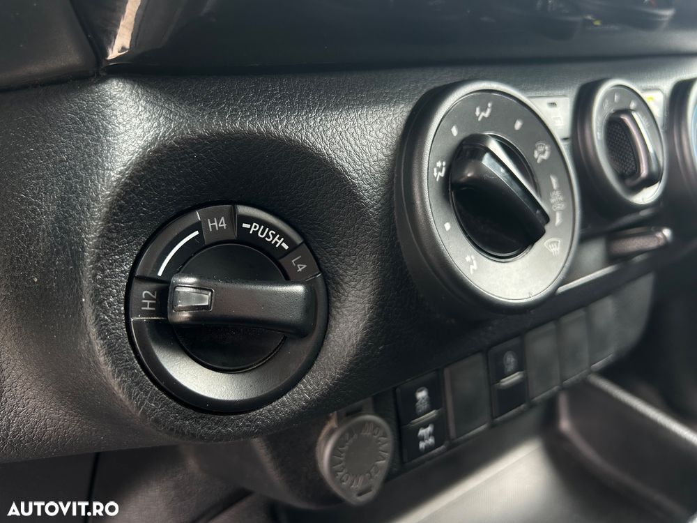 Toyota Hilux 2.4D 150CP 4x4 Double Cab 6MT Style - 31