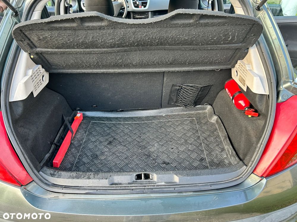 Peugeot 207 - 8