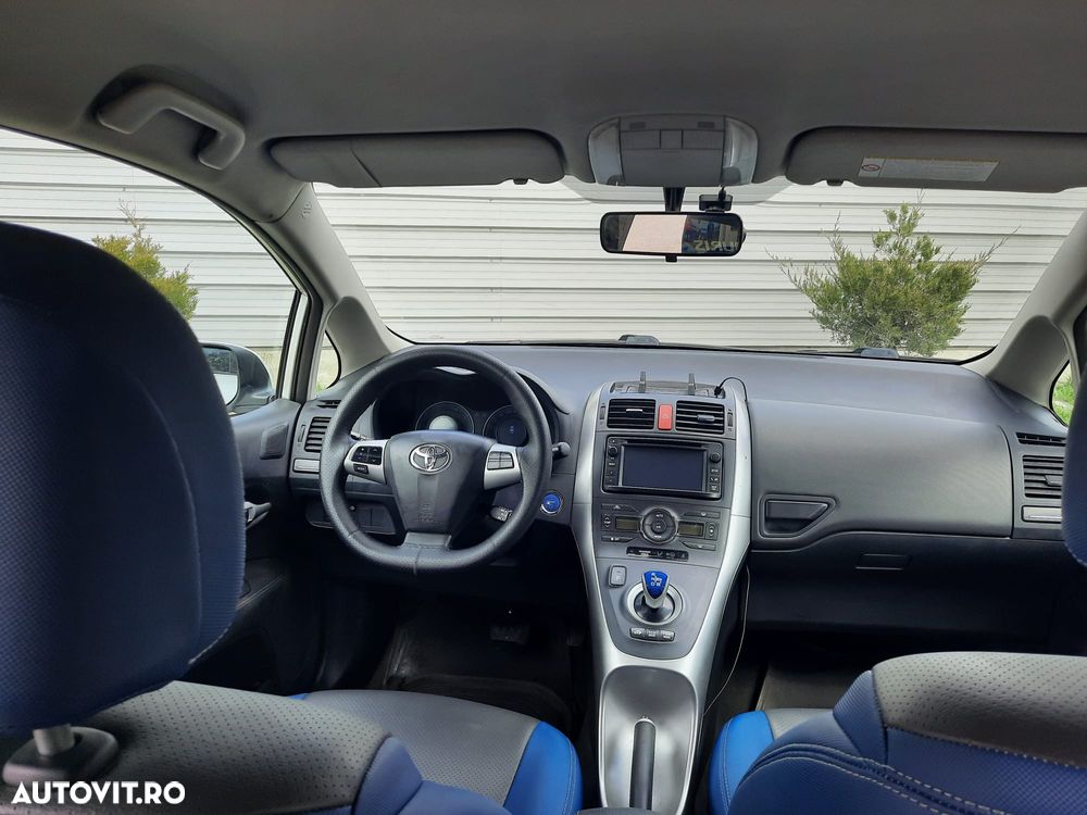 Toyota Auris 1.8 L VVT-i Luna - 21