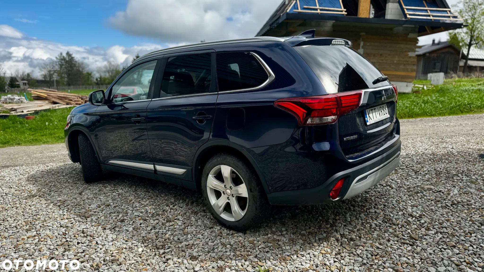 Mitsubishi Outlander - 3