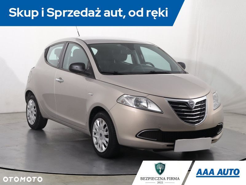 Lancia Ypsilon - 3