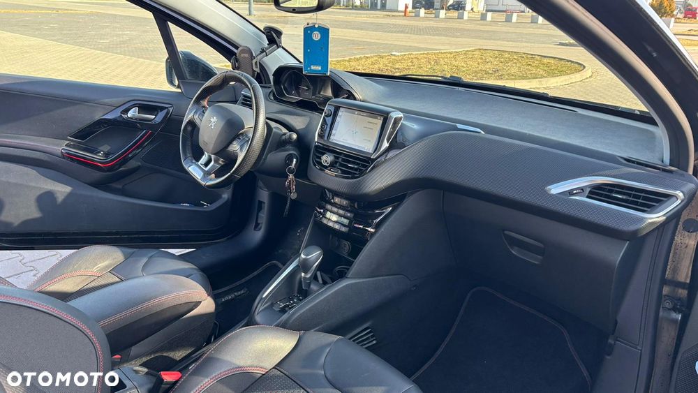 Peugeot 208 - 4