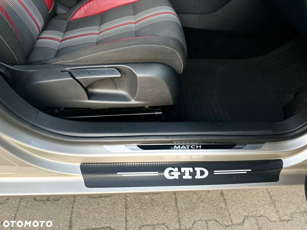 Volkswagen Golf 1.6 TDI DPF MATCH - 28