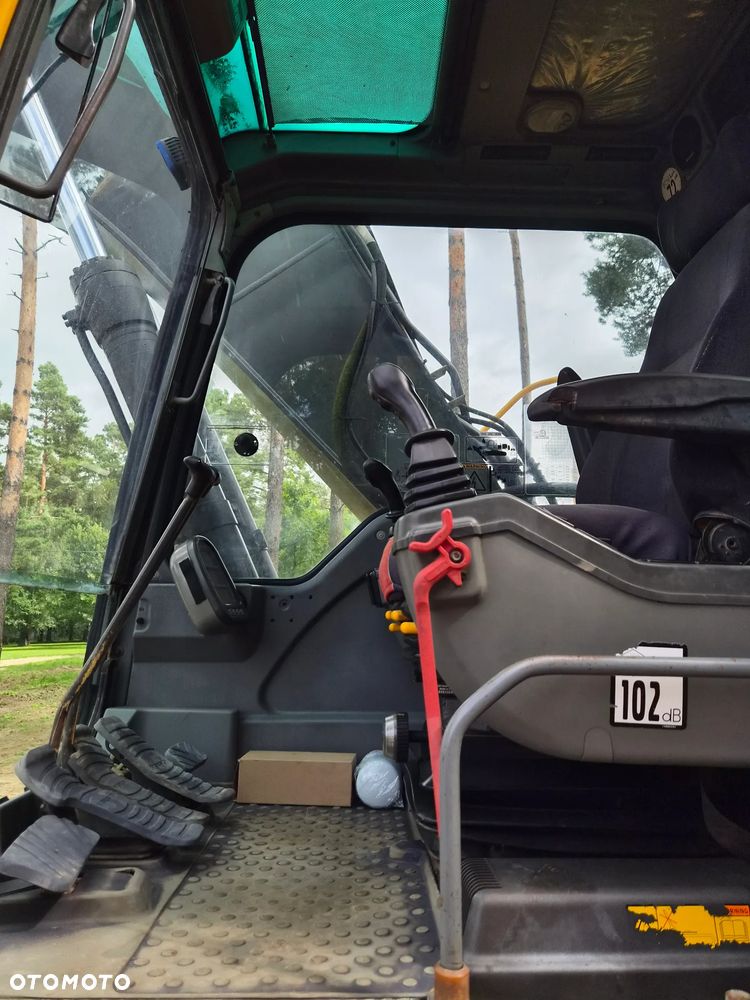 Volvo EC210Blc - 10