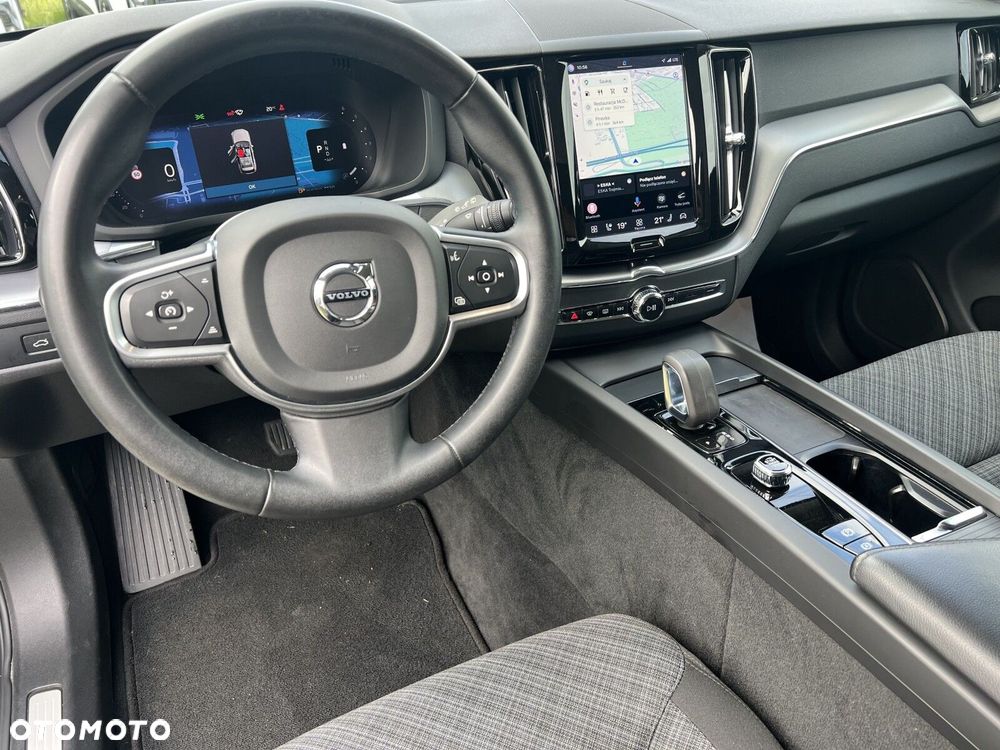 Volvo XC 60 B4 D Momentum Pro - 28