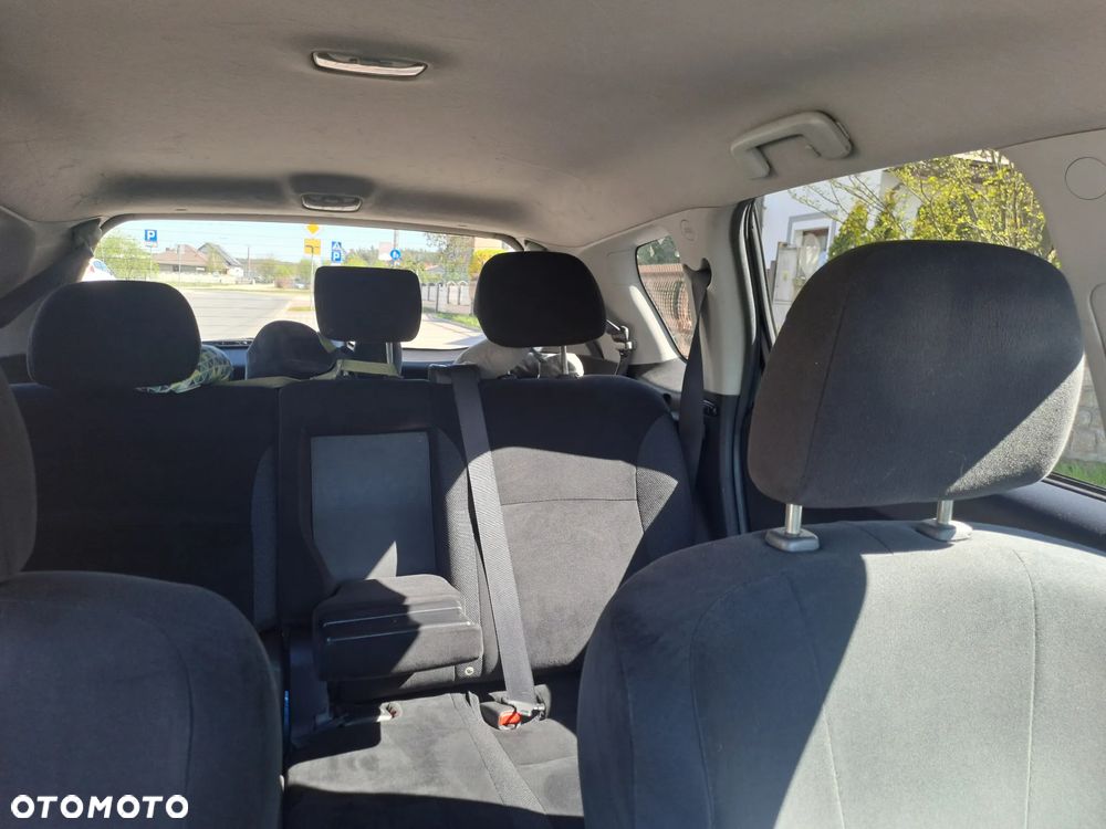 Mitsubishi Outlander 2.2 DID Intense + - 23