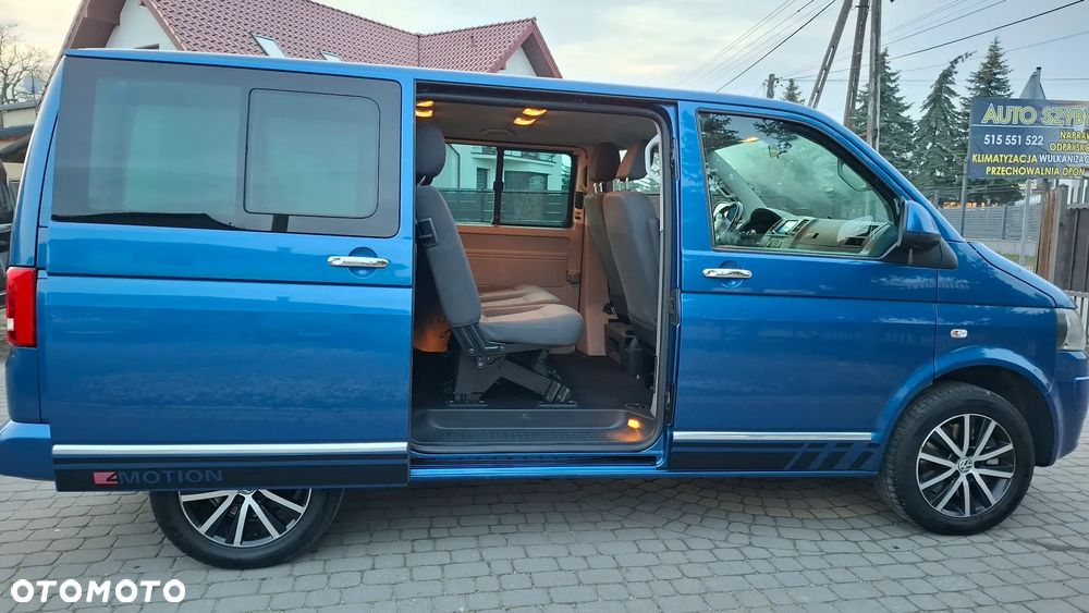 Volkswagen Caravelle - 9