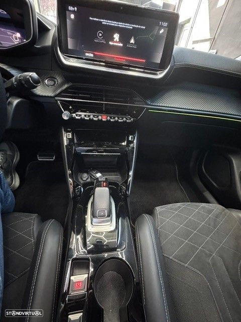 Peugeot 2008 1.5 BlueHDi GT EAT8 - 10