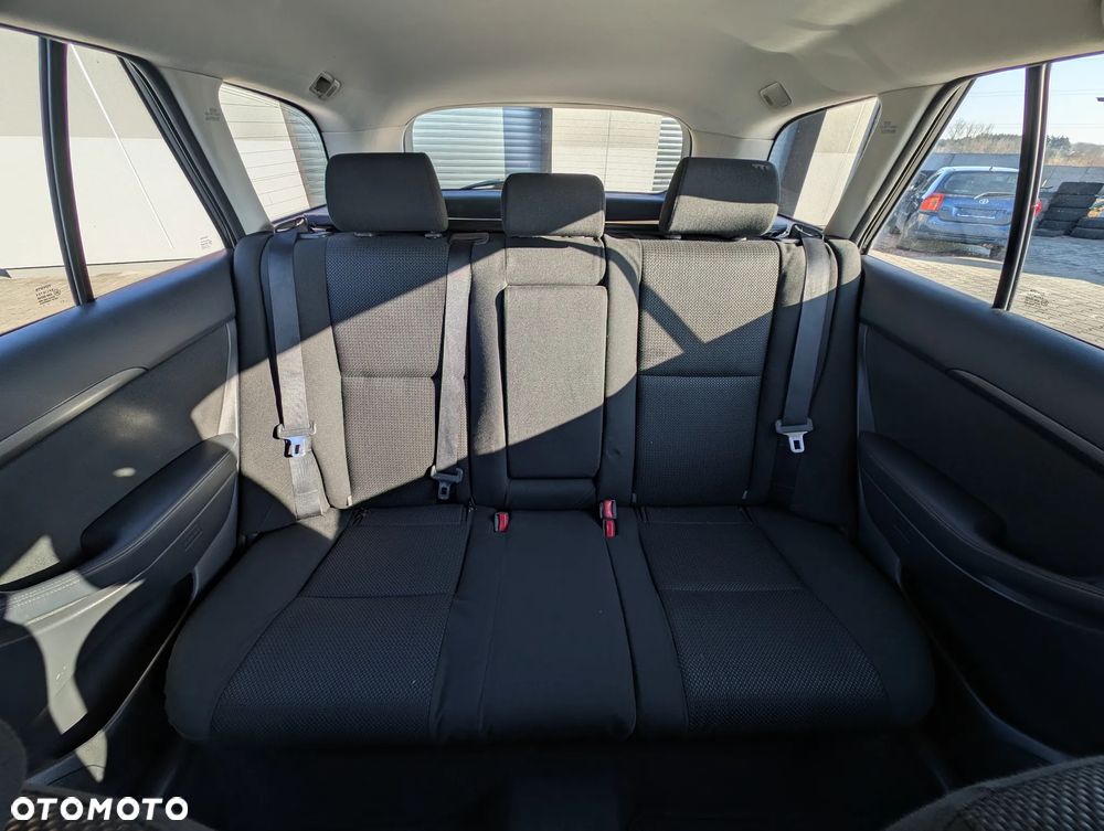 Toyota Avensis 1.8 VVT-i Edition - 38