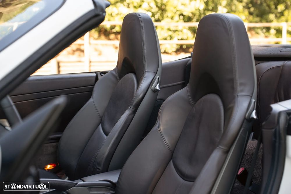Porsche 911 (997) Carrera 4 S Cabriolet - 45