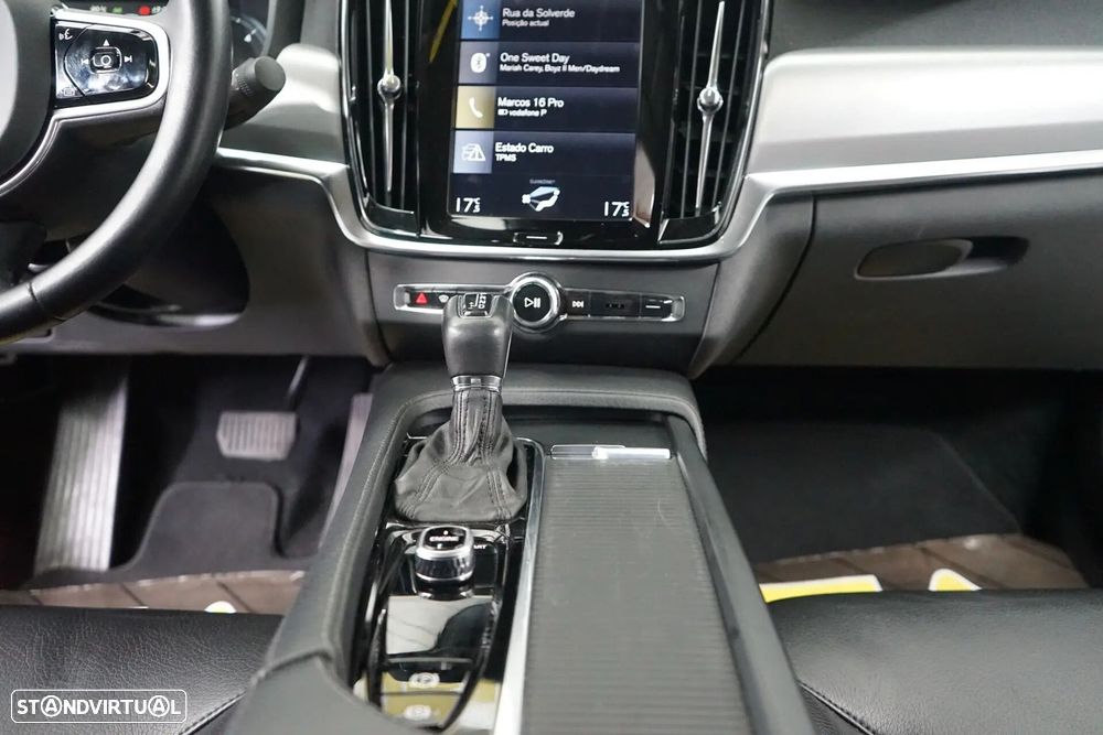 Volvo S90 2.0 D5 Momentum AWD Geartronic - 36