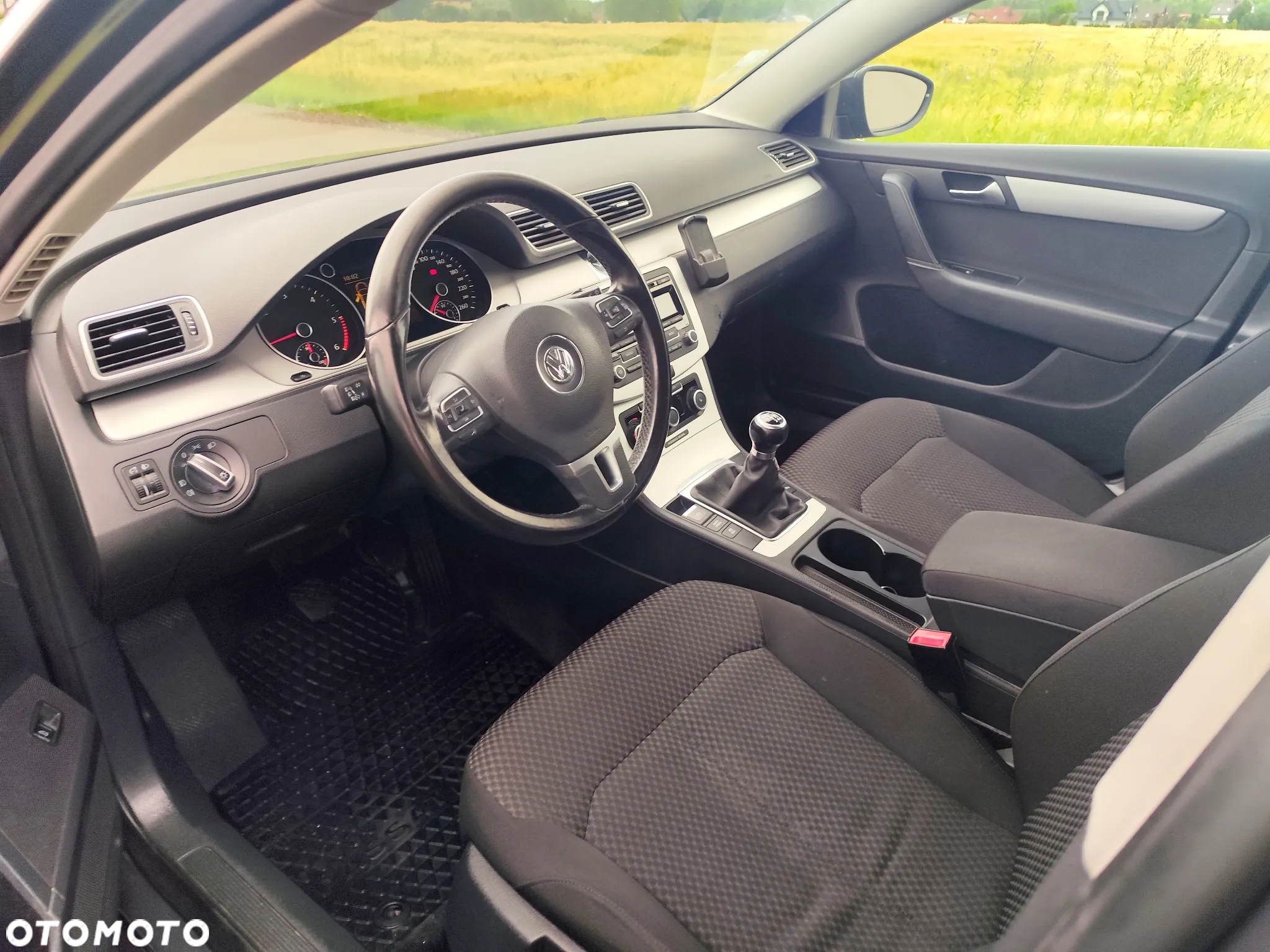 Volkswagen Passat 2.0 TDI Trendline - 6