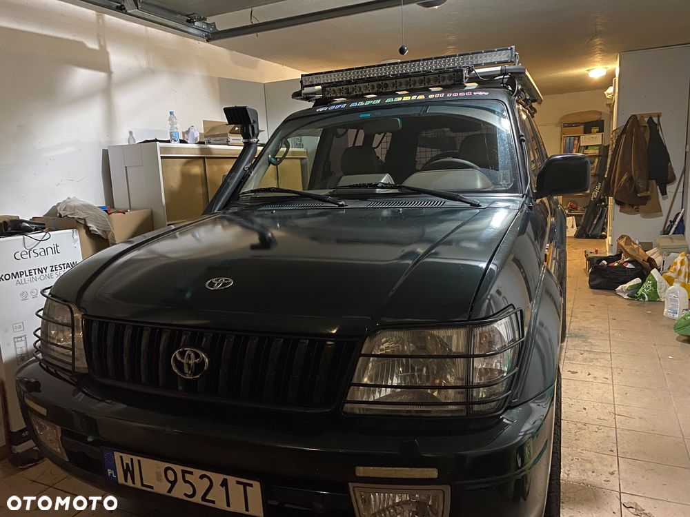 Toyota Land Cruiser - 10