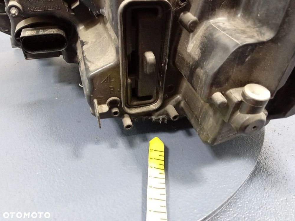 OCTAVIA IV 20- REFLEKTOR PRAWY FULL LED 5E4941016 - 6