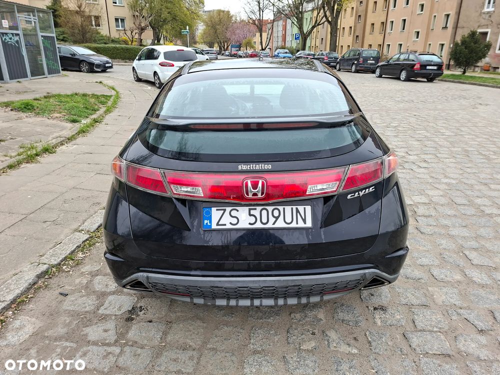 Honda Civic 1.8 Comfort - 3