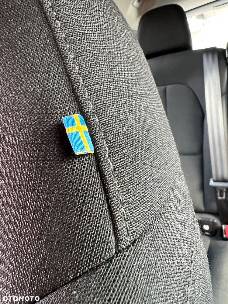 Volvo XC 40 T3 Geartronic Momentum Pro - 34