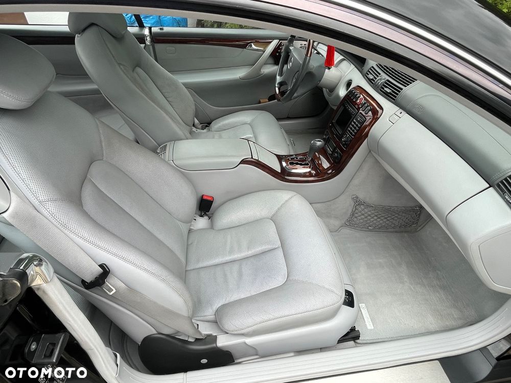 Mercedes-Benz CL - 33