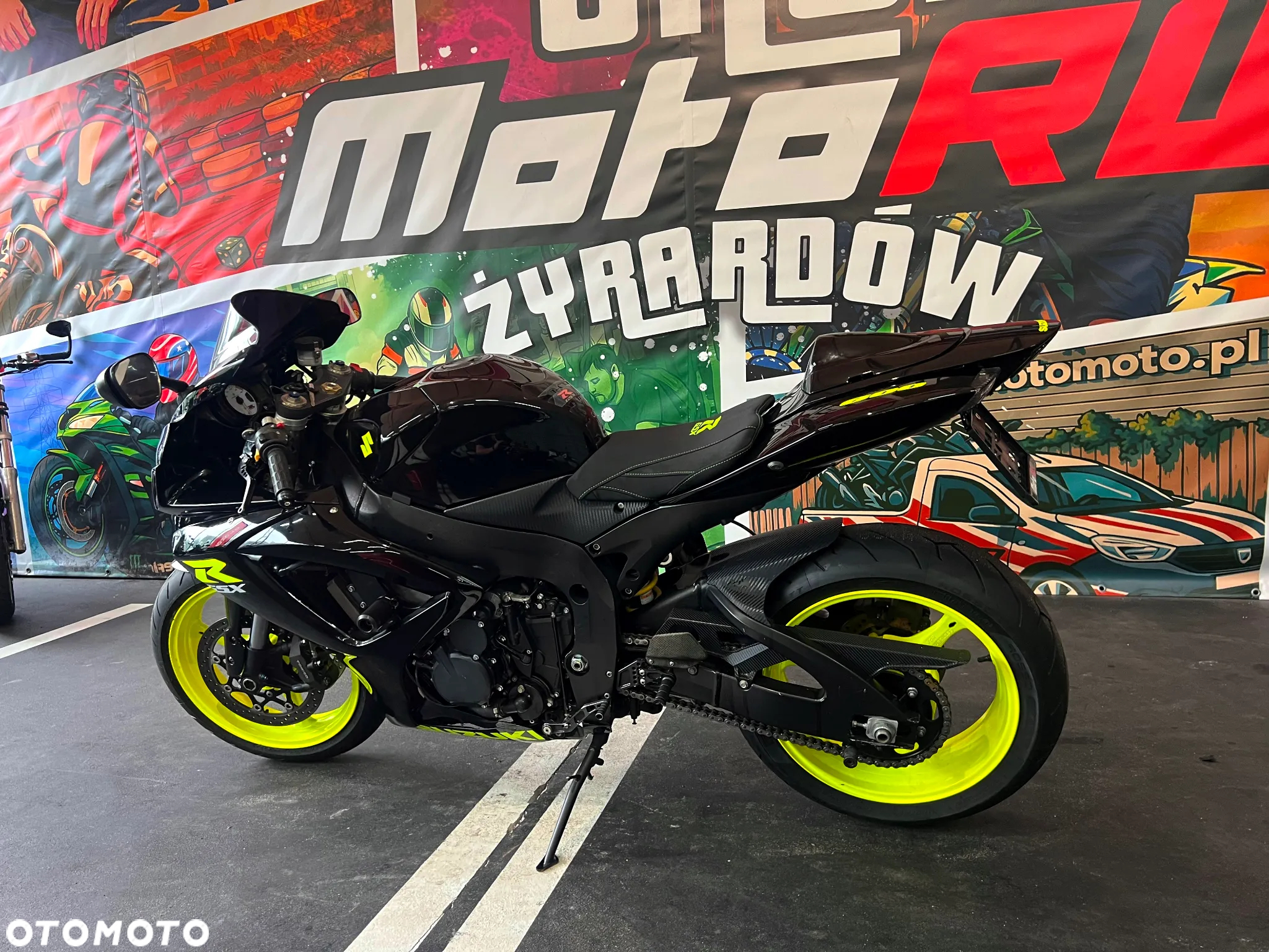 Suzuki GSX-R - 23