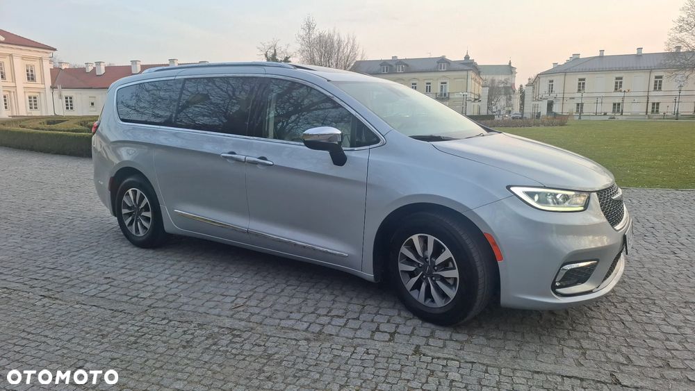 Chrysler Pacifica - 5