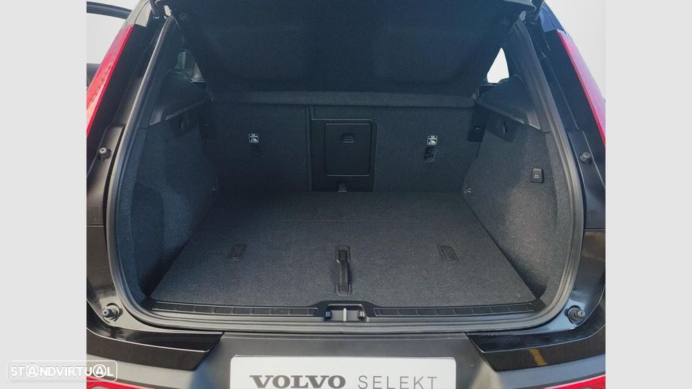 Volvo XC 40 2.0 B3 Black Edition - 15