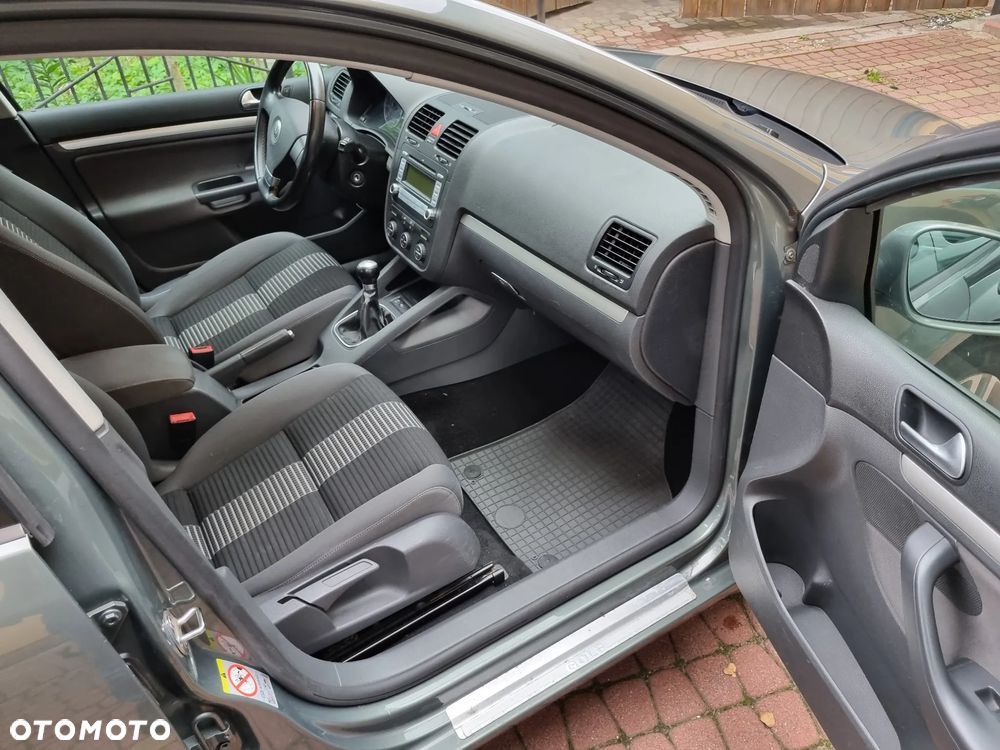 Volkswagen Golf - 15