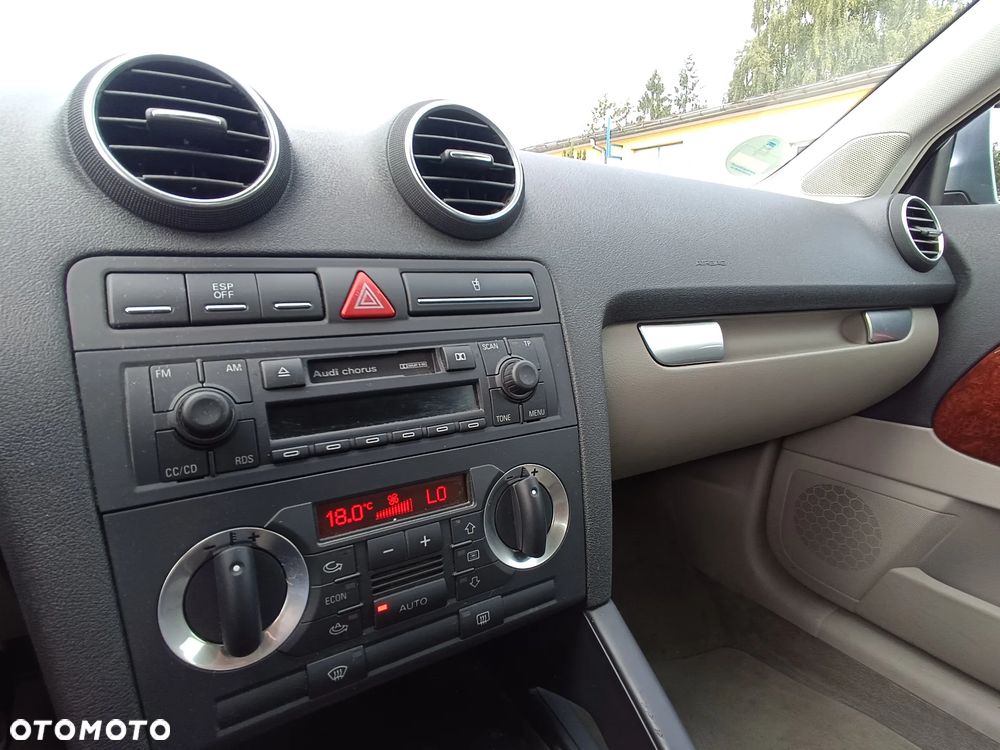 Audi A3 3-drzwiowe 1.6 Ambiente - 15