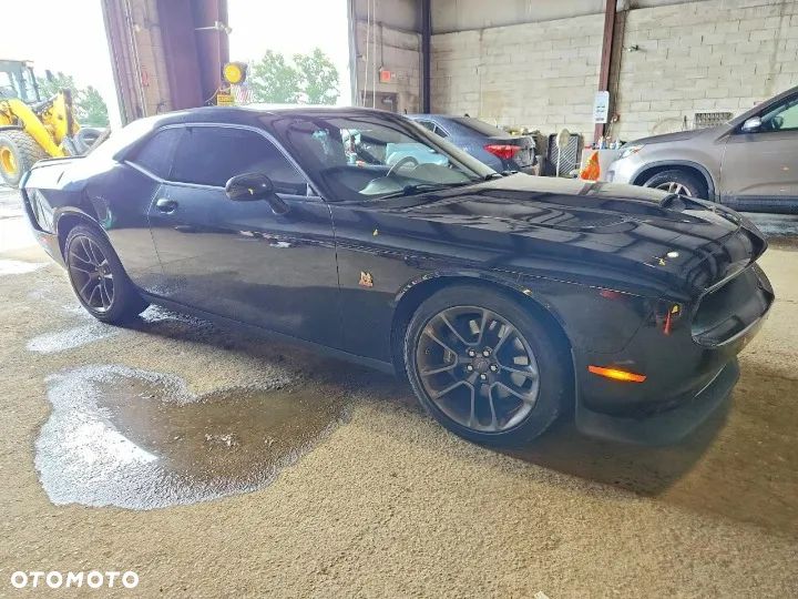 Dodge Challenger 6.4 Scat Pack - 4