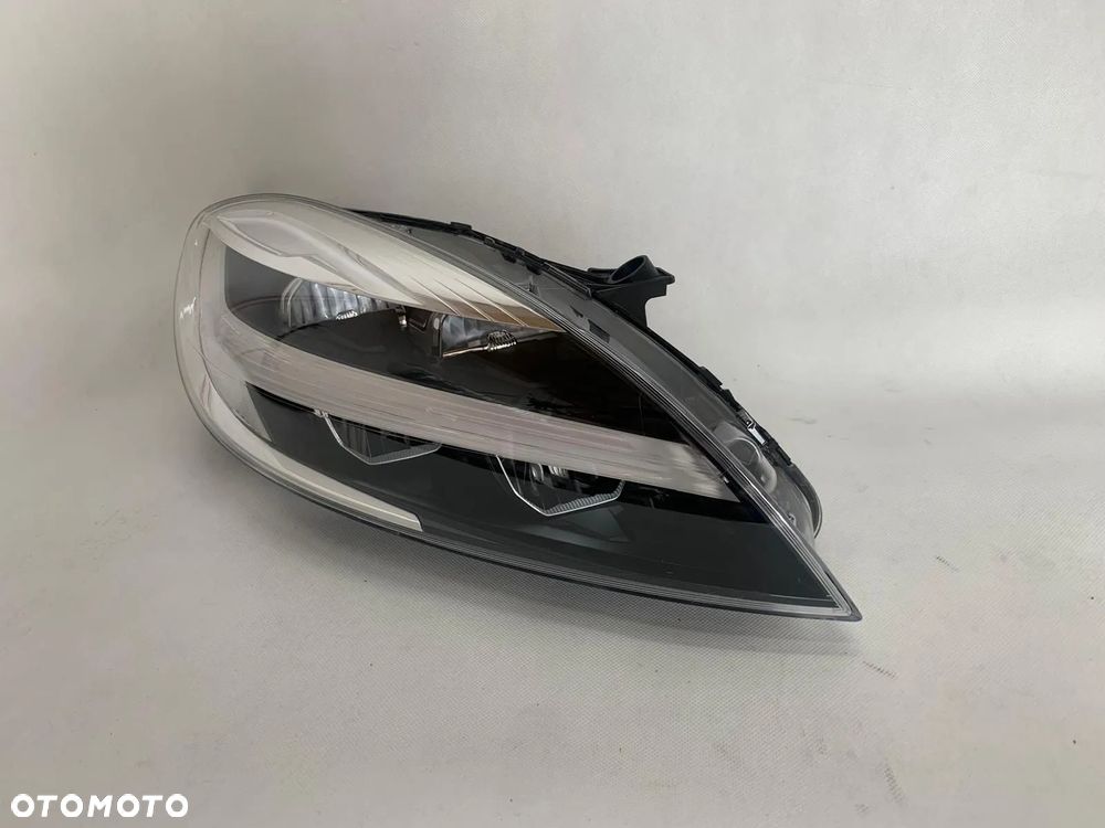 Volvo V40 XC40 Reflektor prawy Lampa prawa v 40 xc 40 16r FL Lift Fullled - 1