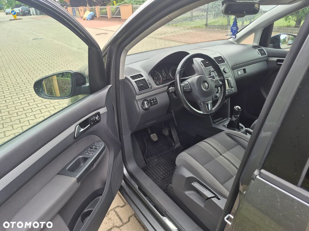 Volkswagen Touran 2.0 TDI DPF MATCH - 14