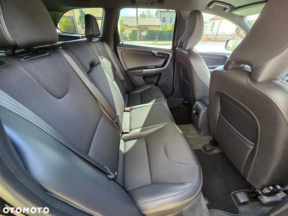 Volvo XC 60 D3 Momentum - 8