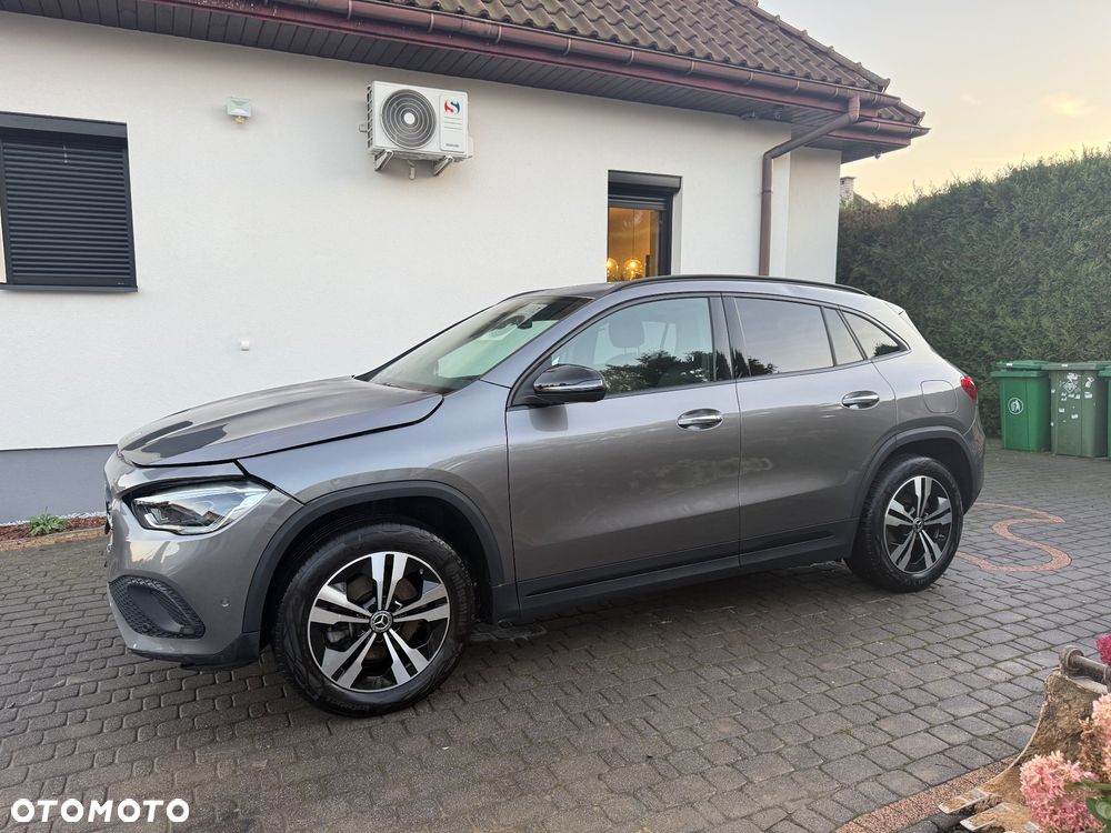 Mercedes-Benz GLA - 5