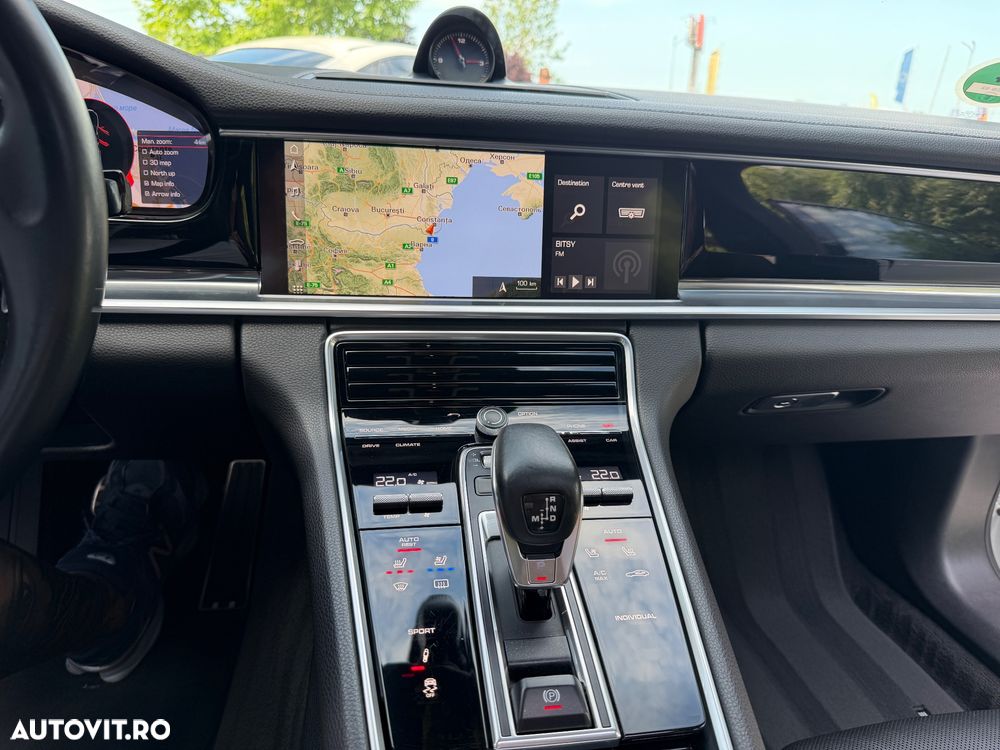 Porsche Panamera 4S Executive - 35