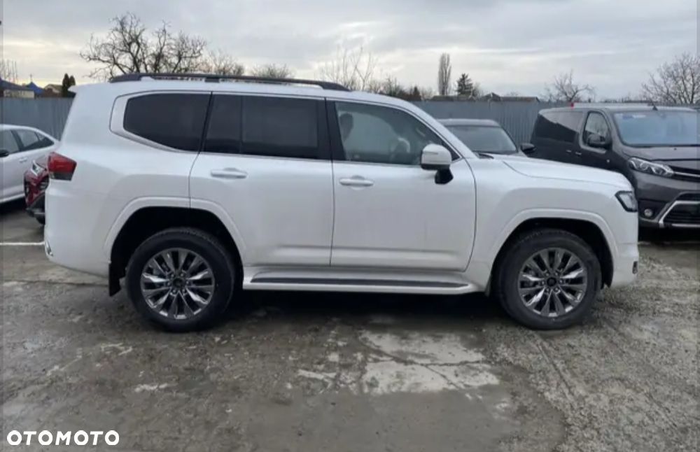 Toyota Land Cruiser - 7