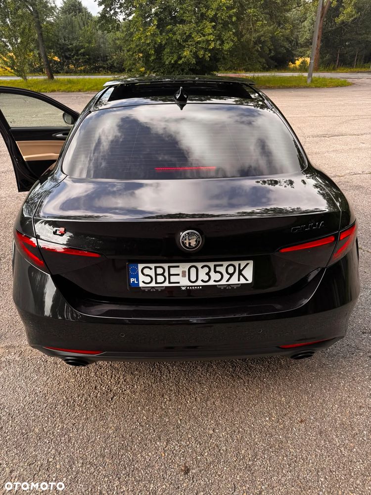 Alfa Romeo Giulia - 6